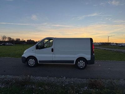 Begagnad Renault Trafic 90 HK (66 kW) 2012 Vit Minibuss