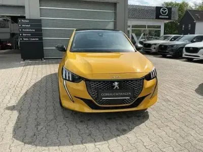 Gebraucht Peugeot 208 Allure+ 101 PS (74 kW) 2020 Lack gelb faro/typ aussenverklei (metallic) Kleinwagen
