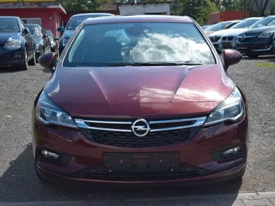 Gebraucht Opel Astra Innovation 136 PS (100 kW) 2018 Rot Limousine