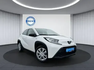 Gebraucht Toyota Aygo X X-play 72 PS (52 kW) 2022 Weiß SUV