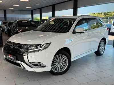 Gebraucht Mitsubishi Outlander P-HEV Plus 224 PS (164 kW) 2020 Weiß SUV