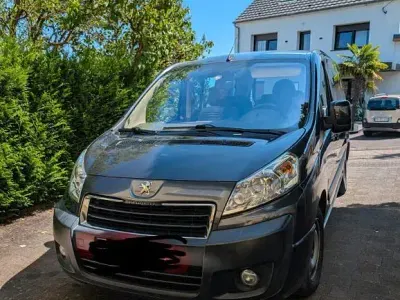 Gebraucht Peugeot TePee Allure 163 PS (119 kW) 2014 Schwarz Van / Kleinbus