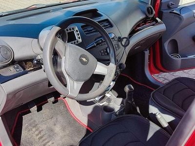 Begagnad Chevrolet Spark 68 HK (50 kW) 2011 Röd Halvkombi