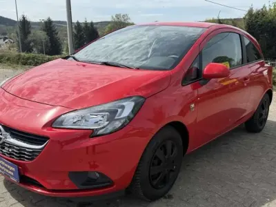 Usado Opel Corsa 90 HP (66 kW) 2019 Vermelho Citadino