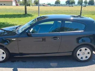 Gebraucht BMW 116 122 PS (89 kW) 2011 Schwarz Kleinwagen