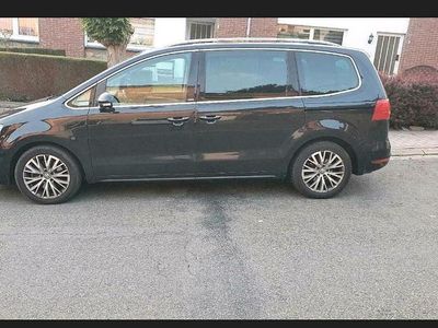 Second-hand VW Sharan 170 CP (125 kW) 2012 Negru Monovolum