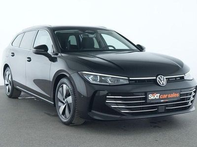 Gebraucht VW Passat IQ Drive 150 PS (110 kW) 2025 Schwarz Kombi