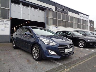 Blau Gebraucht 2017 Hyundai i30 Premium Kombi | 13.990 € (Fairer Preis)