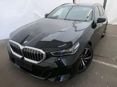Gebraucht BMW 540 Comfort Edition 303 PS (222 kW) 2025 Braun Kombi