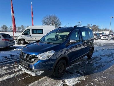 Blau Gebraucht 2017 Dacia Dokker Stepway Van / Kleinbus | 10.900 € (Fairer Preis)