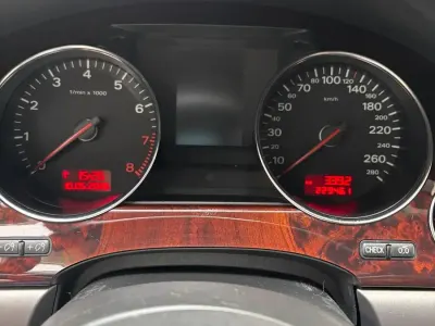 Gebraucht Audi A8 335 PS (246 kW) 2003 Silber Limousine