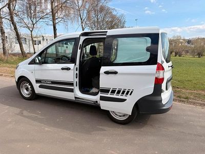 Gebraucht Ford Transit Tourneo 100 PS (73 kW) 2018 Weiß Van / Kleinbus