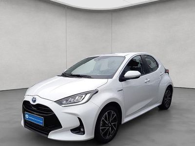 Gebraucht Toyota Yaris Hybrid Club 116 PS (85 kW) 2020 Weiß Limousine