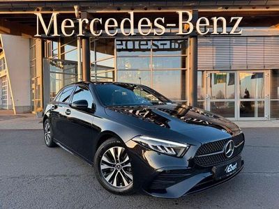 Gebraucht Mercedes A200 AMG 163 PS (119 kW) 2023 Kosmosschwarz (metallic) Limousine