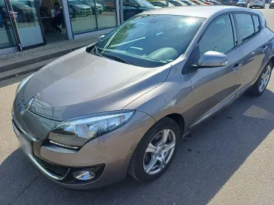 Gebraucht Renault Mégane III Expression 110 PS (80 kW) 2012 Silber Limousine