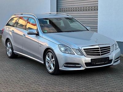 Gebraucht Mercedes E200 Avantgarde 184 PS (135 kW) 2011 Silber Kombi