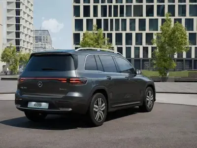 Gebraucht Mercedes EQB300 Advanced 167 kW (228 PS) 2025 Grau SUV