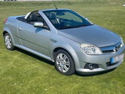 Gebraucht Opel Tigra 125 PS (91 kW) 2006 Silber Cabrio