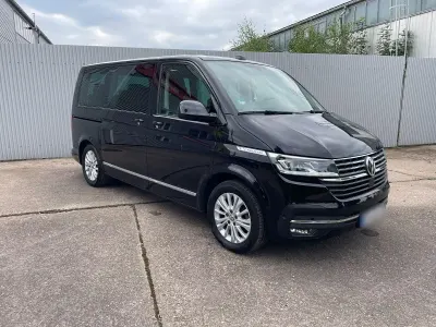 Second-hand VW T6.1 Highline 150 CP (110 kW) 2021 Negru Van