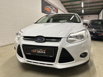 Gebraucht Ford Focus Trend 125 PS (91 kW) 2013 Weiß Kombi