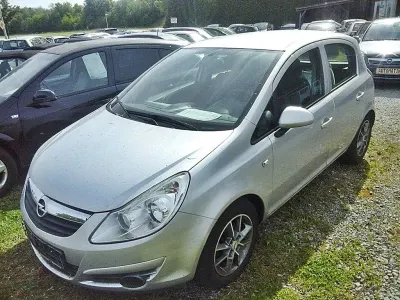 Gebraucht Opel Corsa Edition 90 PS (66 kW) 2009 Silber Kleinwagen