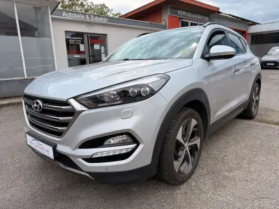 Gebraucht Hyundai Tucson 185 PS (136 kW) 2016 Silber SUV