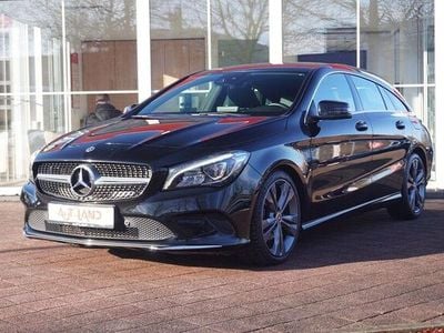 Gebraucht Mercedes CLA180 Urban 122 PS (89 kW) 2018 Schwarz Limousine