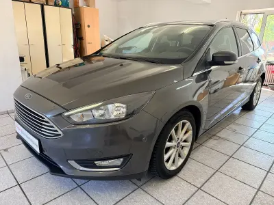 Gebraucht Ford Focus Titanium 120 PS (88 kW) 2016 Grau Kombi