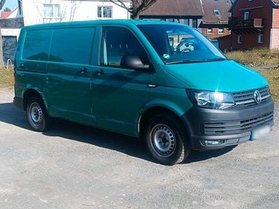 Second-hand VW Transporter 115 CP (84 kW) 2015 Verde Van