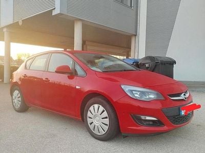 Rot Gebraucht 2015 Opel Astra Limousine | 5.999 € (Guter Preis)