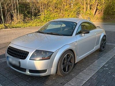 Second-hand Audi TT 180 CP (132 kW) 2000 Argintiu Coupe