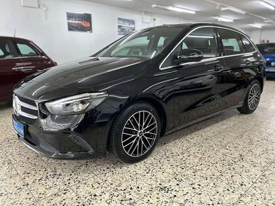 Gebraucht Mercedes B200 163 PS (119 kW) 2019 Kosmosschwarz  metalliclack Van / Kleinbus