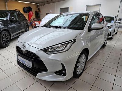Gebraucht Toyota Yaris Team 125 PS (91 kW) 2023 Schneeweiß Kleinwagen