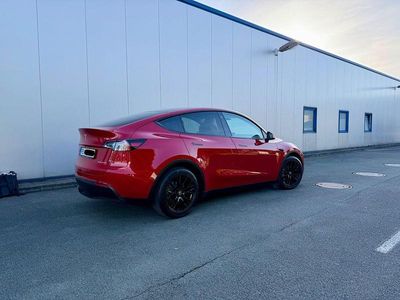 Second-hand Tesla Model Y 274 kW (373 CP) 2022 Roșu SUV