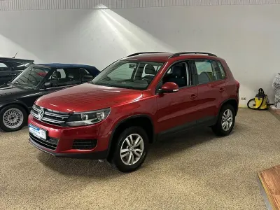 Gebraucht VW Tiguan Trendline 110 PS (80 kW) 2014 Rot SUV
