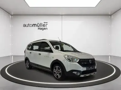 Gebraucht Dacia Lodgy Stepway 131 PS (96 kW) 2020 Weiß Van / Kleinbus