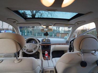 Beige Gebraucht 2004 Mercedes E200 Elegance Limousine | 6.200 € (Fairer Preis)
