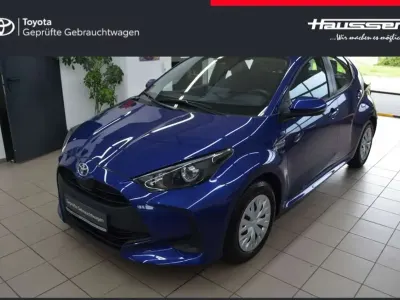 Gebraucht Toyota Yaris Business Edition 116 PS (85 kW) 2020 Nachtblau mica metallic Kleinwagen