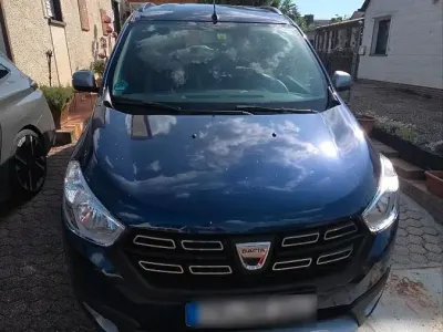 Gebraucht Dacia Lodgy Stepway 131 PS (96 kW) 2019 Blau Van / Kleinbus