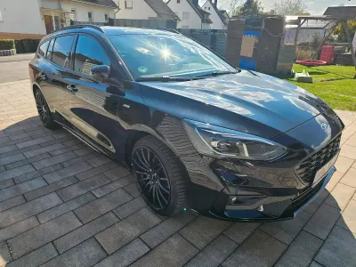 Gebraucht Ford Focus ST-Line 182 PS (133 kW) 2019 Schwarz Kombi