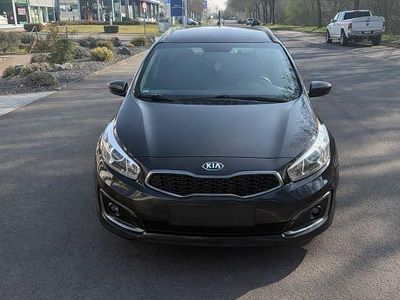 Gebraucht Kia Ceed DREAM-TEAM Edition 136 PS (100 kW) 2016 Schwarz Kleinwagen