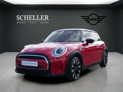 Gebraucht Mini Cooper Classic 136 PS (100 kW) 2021 Chili red Kleinwagen