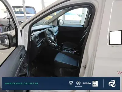 Gebraucht VW Caddy Basis 102 PS (75 kW) 2022 Candyweiß Van / Kleinbus