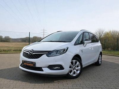 Second-hand Opel Zafira Active 120 CP (88 kW) 2017 Alb Monovolum
