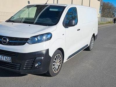 Second-hand Opel Vivaro 150 CP (110 kW) 2021 Alb Monovolum