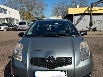 Usata Toyota Yaris 69 CV (50 kW) 2007 Grigio Utilitaria