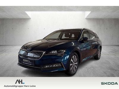 Gebraucht Skoda Superb Style 218 PS (160 kW) 2022 Blau Kombi