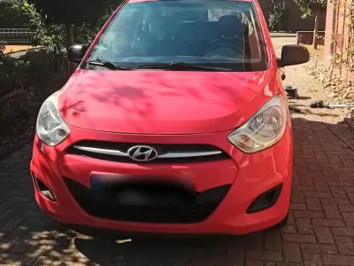 Gebraucht Hyundai i10 69 PS (50 kW) 2011 Rot Kleinwagen