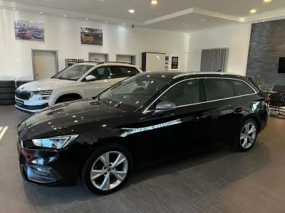 Używany Seat Leon FR Sport 150 KM (110 kW) 2022 Czarny Sedan/Limuzyna
