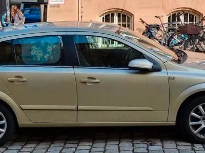 Gebraucht Opel Astra 105 PS (77 kW) 2004 Gold Limousine